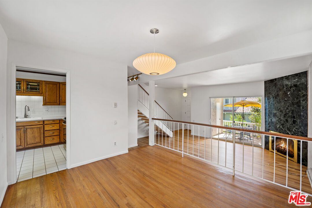 Interior, Kitchen, Pendant Lights, Wood Texture Flooring