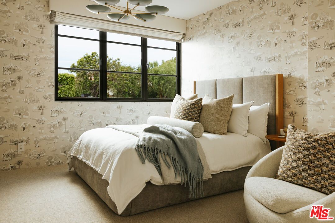 Bedroom, Interior, Pendant Lights