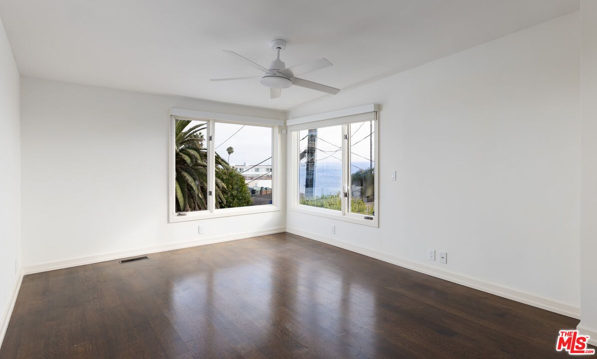 Empty room, Interior, Water, Wood Texture Flooring