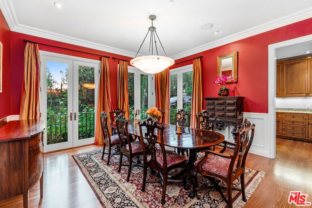 Dining room, Interior, Pendant Lights, Recessed Lighting, Wood Texture Flooring