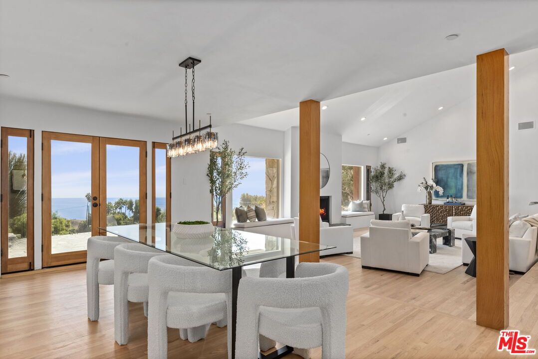 Dining room, Interior, Living room, Pendant Lights, Recessed Lighting, Water, Wood Texture Flooring