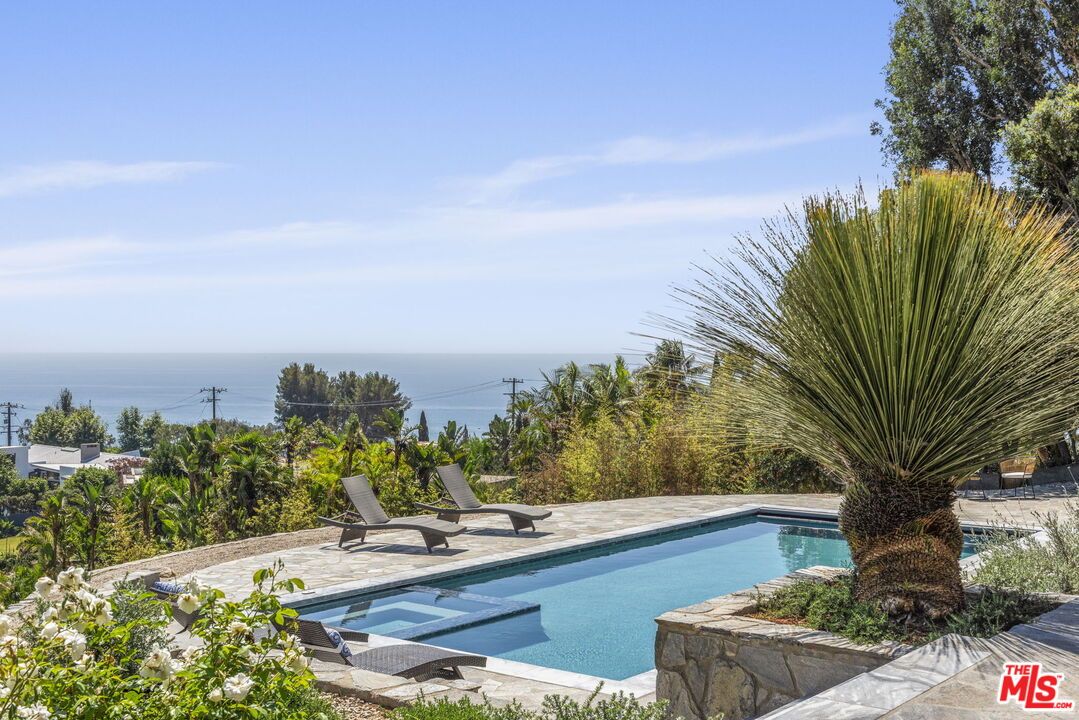 Exterior, Pool, Water