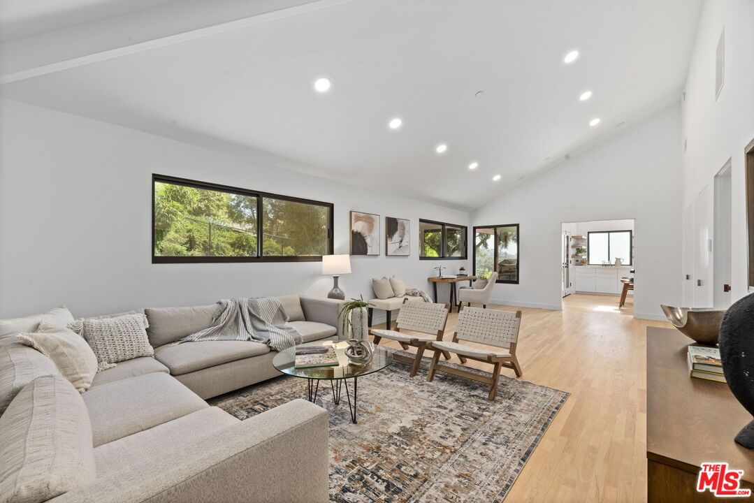 Dining room, Interior, Living room, Recessed Lighting, Wood Texture Flooring