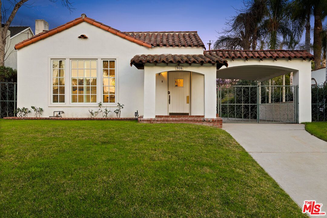 Backyard, Exterior, Facade, Spanish Mediterranean