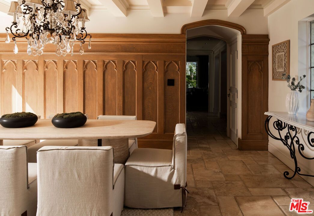 Chandelier, Dining room, Interior
