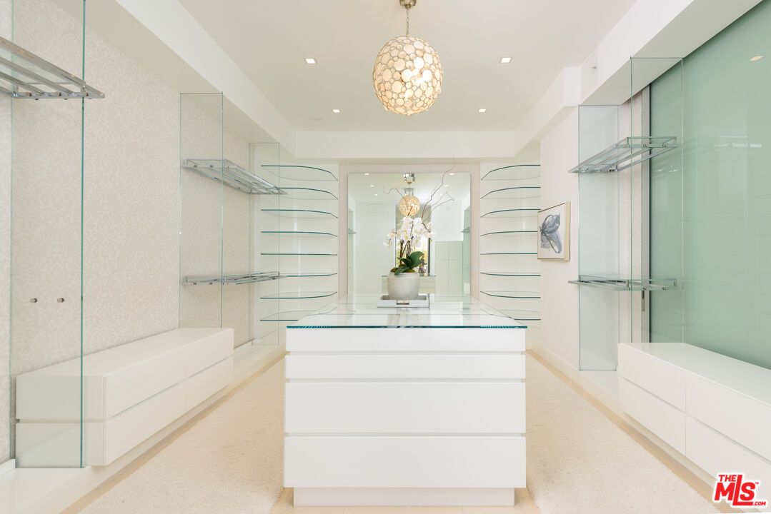 Interior, Pendant Lights, Recessed Lighting, Walk-in Closets