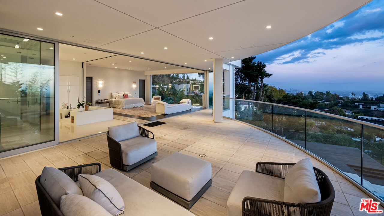 Exterior, Recessed Lighting, Water