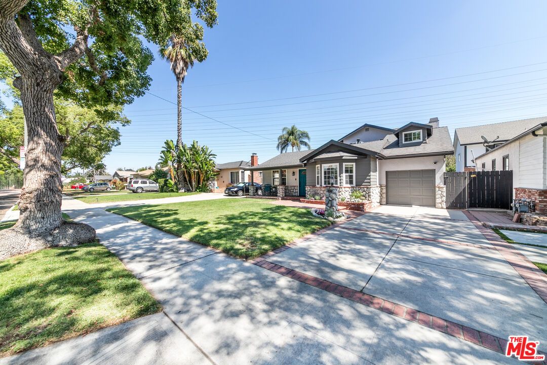 Attached, Backyard, Exterior, Facade, Ranch