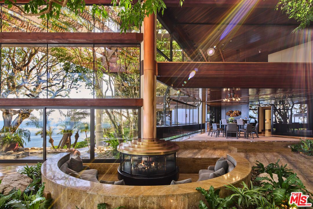 Dining room, Exterior, Water