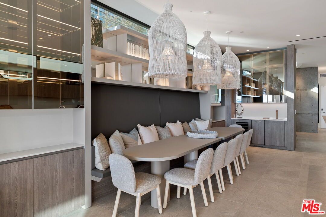 Dining room, Interior, Pendant Lights, Recessed Lighting