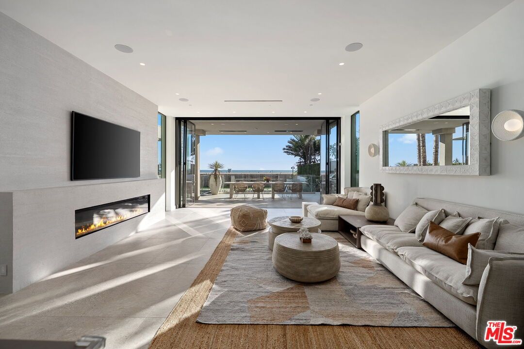 Fireplace, Interior, Living room, Recessed Lighting, Water