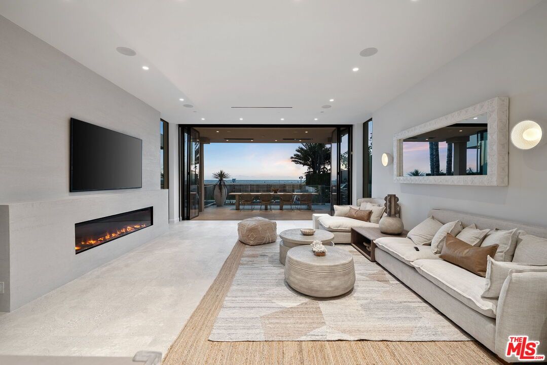 Fireplace, Interior, Living room, Recessed Lighting, Water