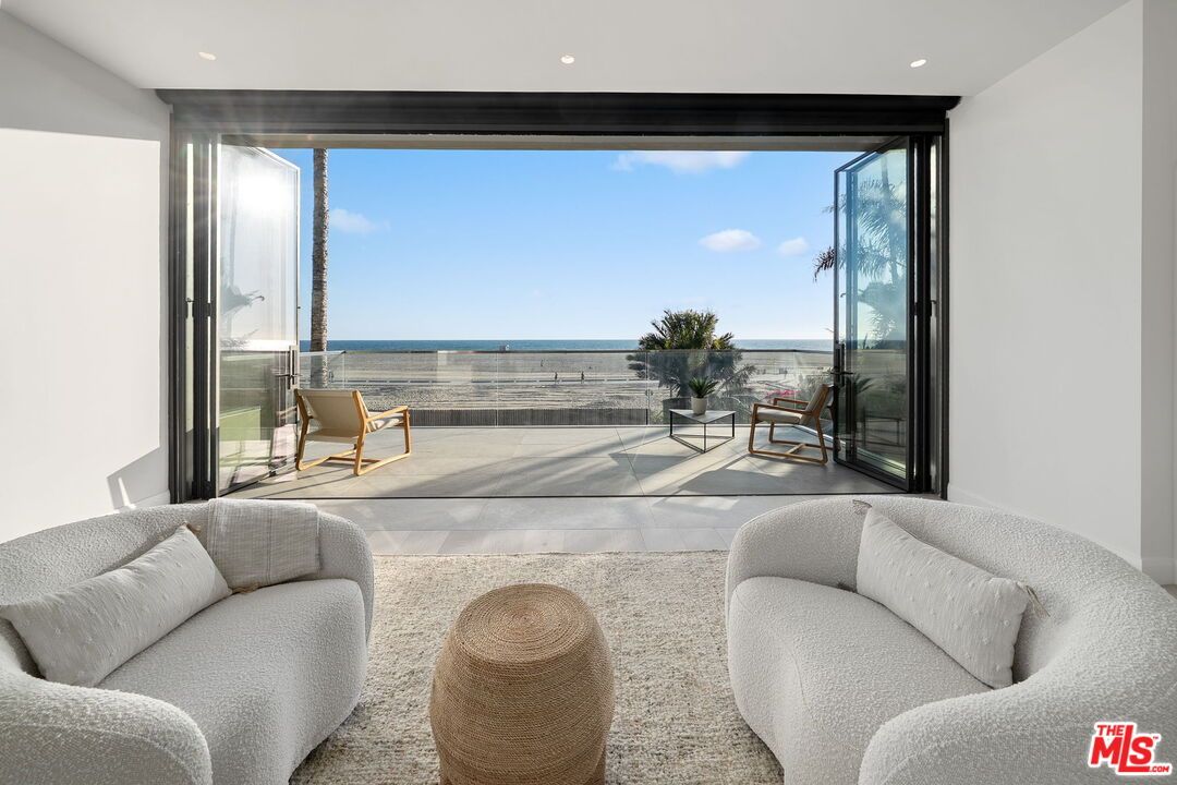 Interior, Living room, Recessed Lighting, Water