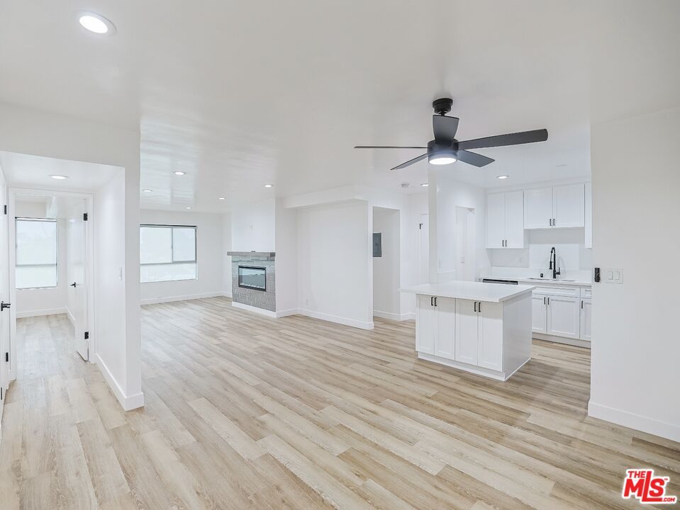 Empty room, Interior, Kitchen, Recessed Lighting, Wood Texture Flooring