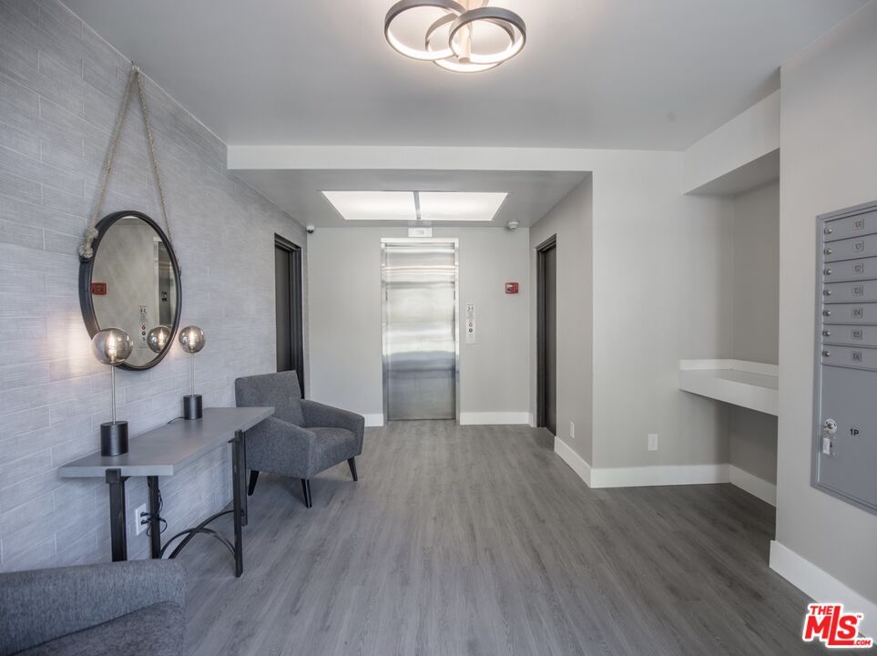 Elevator, Interior, Wood Texture Flooring