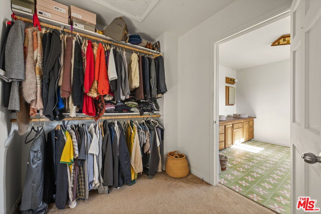 Interior, Walk-in Closets