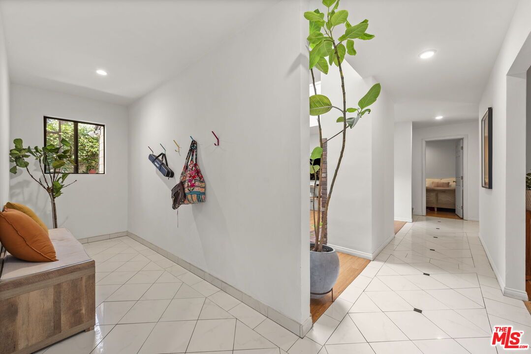 Interior, Marble, Recessed Lighting