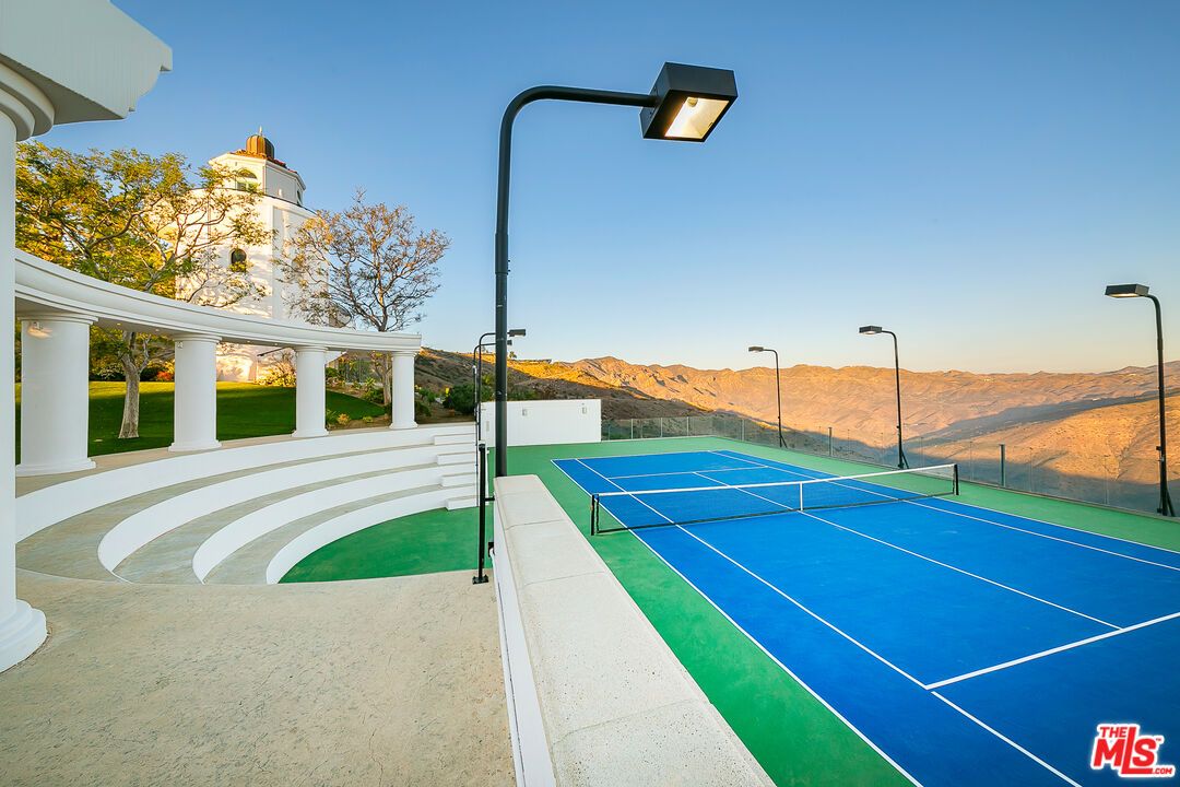 Exterior, Tennis Courts