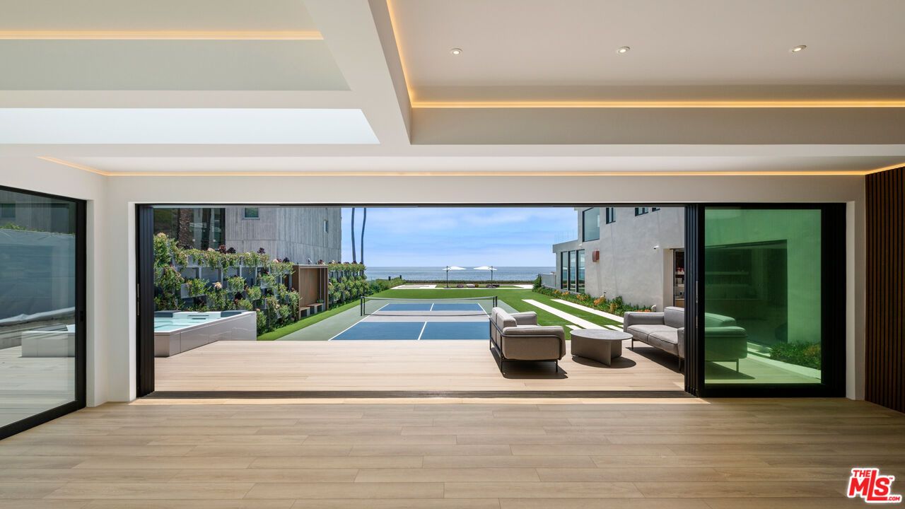 Interior, Recessed Lighting, Water, Wood Texture Flooring