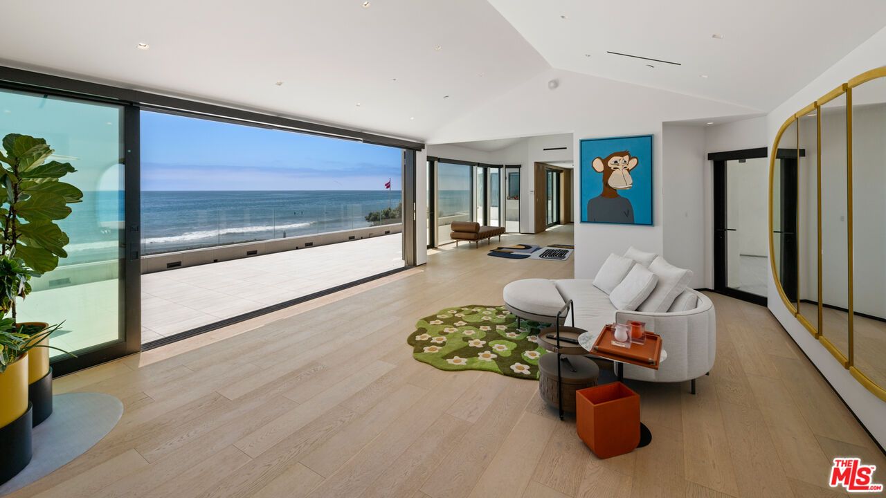 Interior, Living room, Recessed Lighting, Water, Wood Texture Flooring