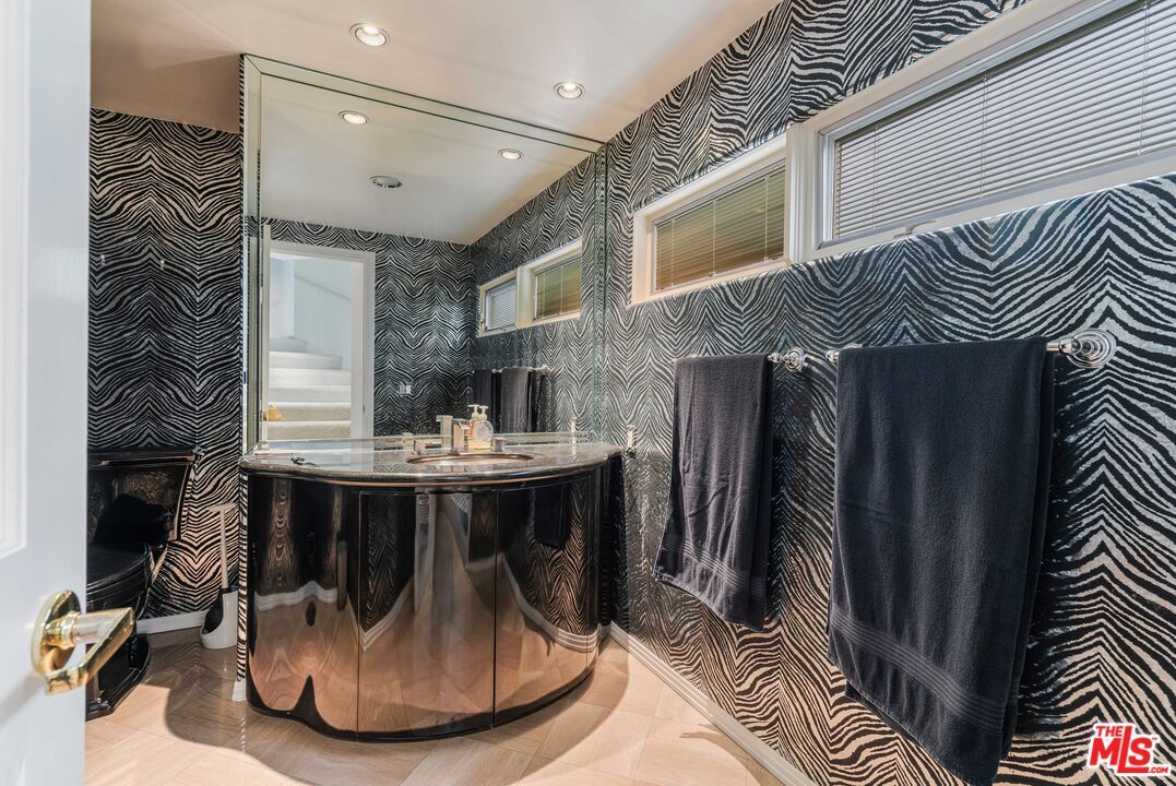 Bathroom, Interior, Recessed Lighting, Wood Texture Flooring