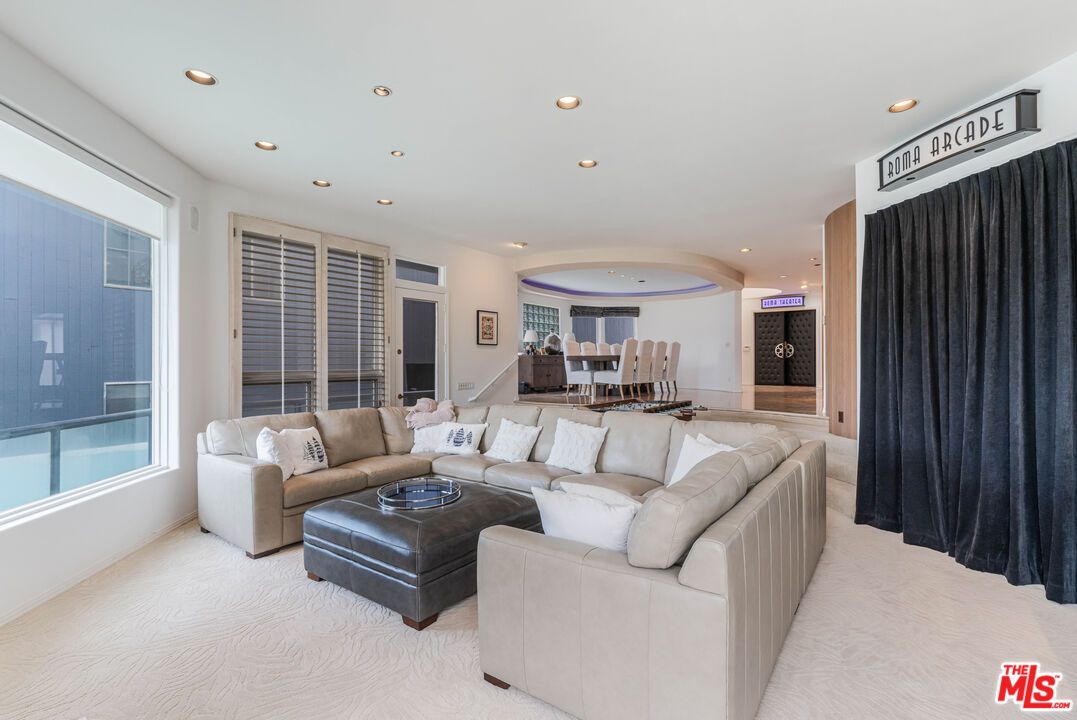 Dining room, Interior, Living room, Recessed Lighting