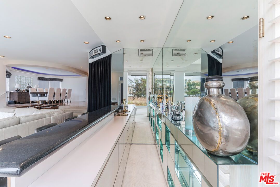 Dining room, Interior, Recessed Lighting