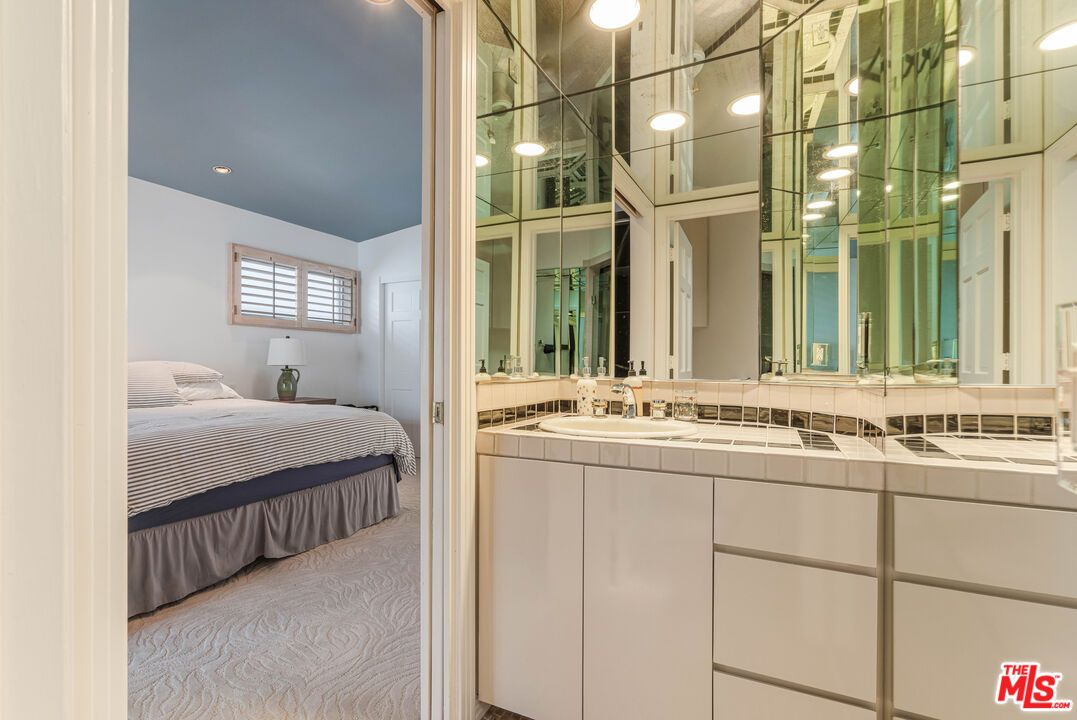 Bathroom, Bedroom, Interior, Recessed Lighting, Tile Countertops