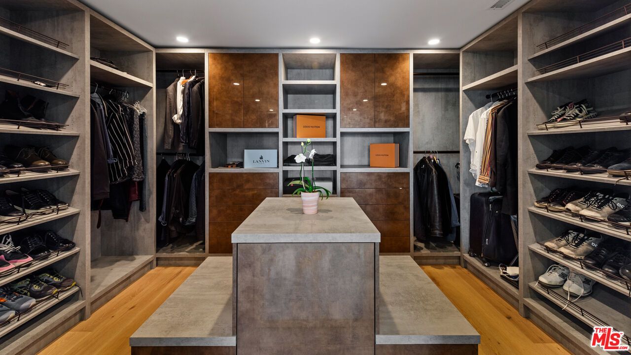 Interior, Recessed Lighting, Walk-in Closets, Wood Texture Flooring
