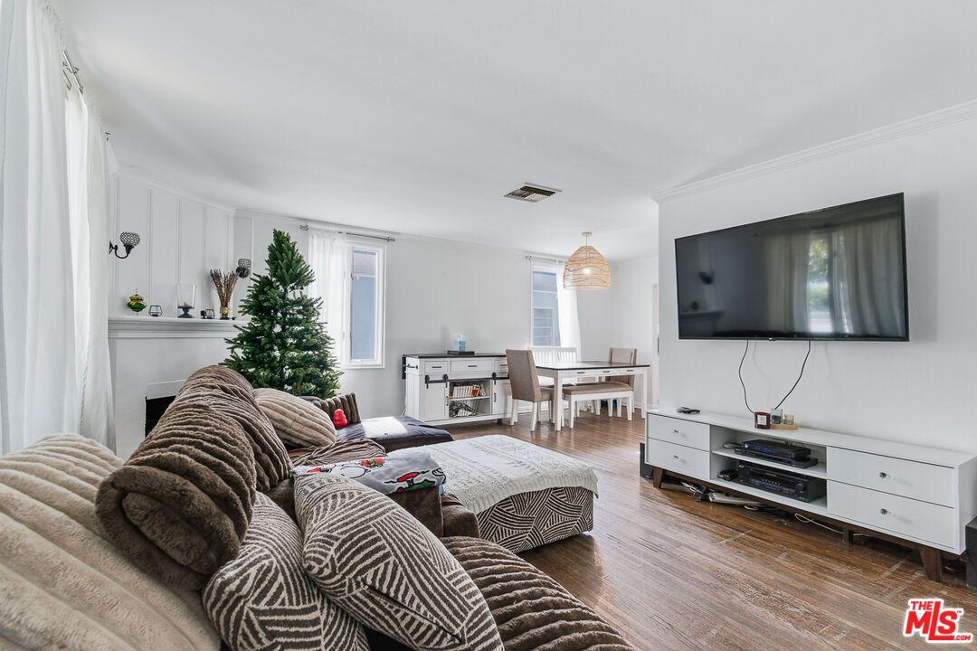 Dining room, Interior, Living room, Pendant Lights, Wood Texture Flooring