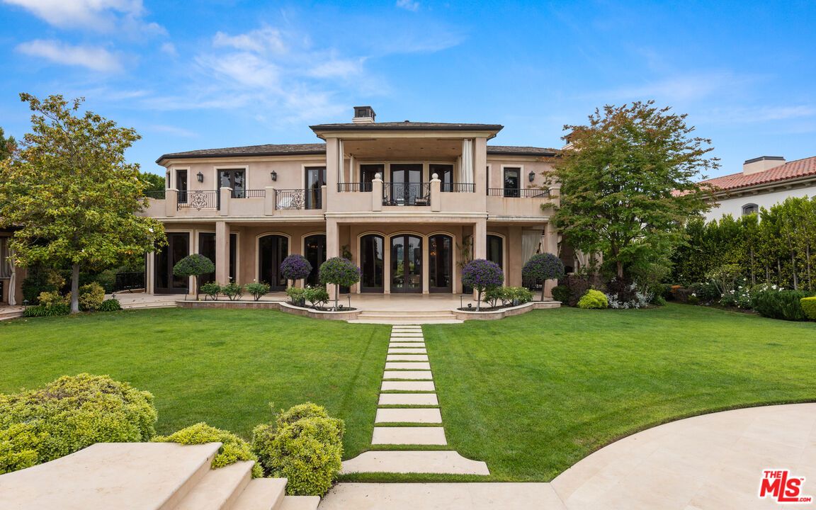 Backyard, Exterior, Facade, Mediterranean