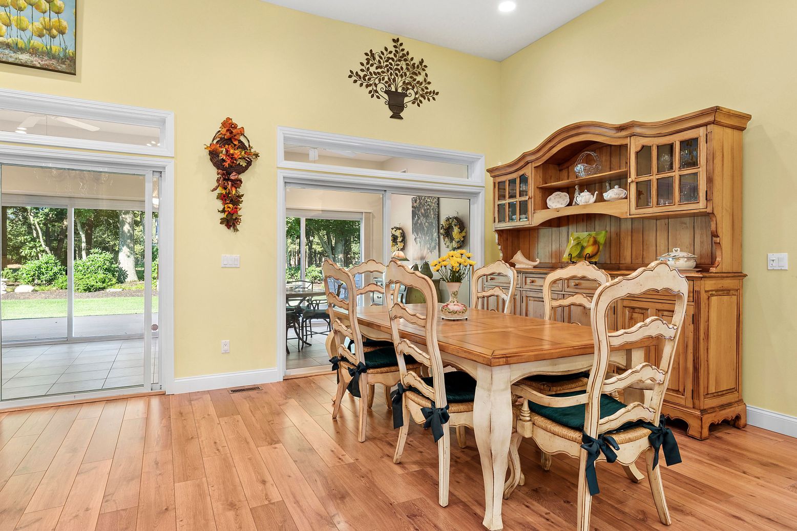 Dining room, Interior, Recessed Lighting, Wood Texture Flooring