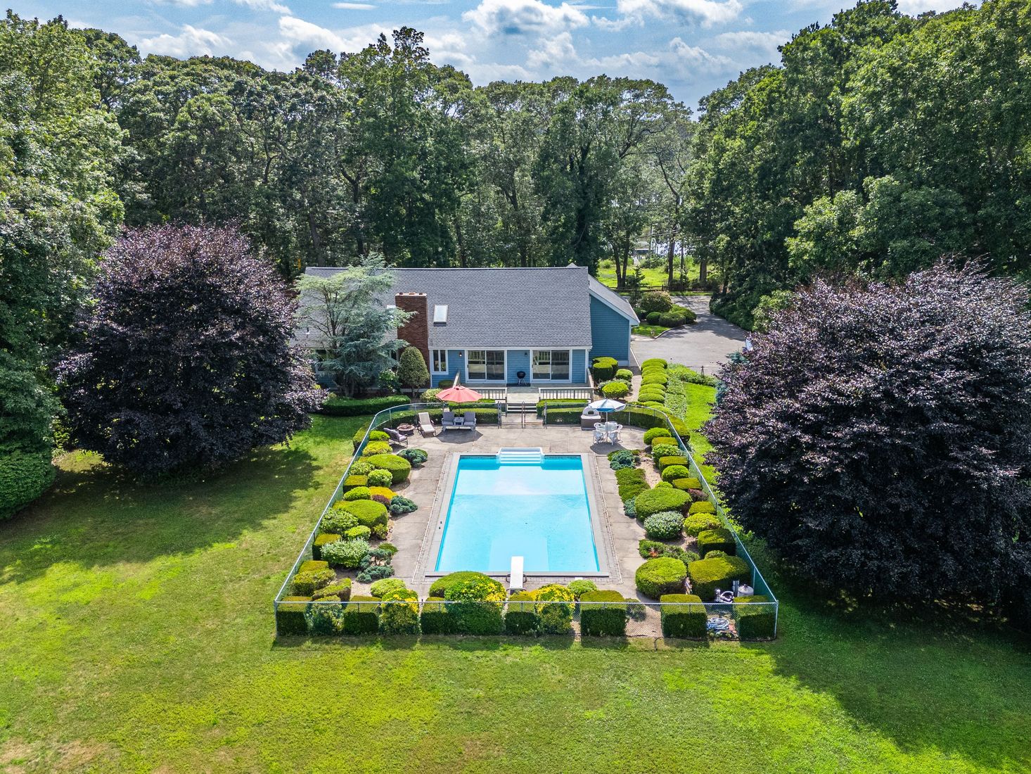 Exterior, Drone
