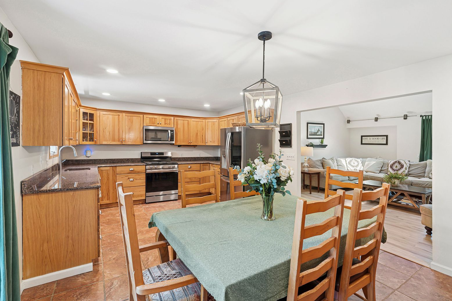 Dining room, Interior, Kitchen, Living room, Pendant Lights, Recessed Lighting, Stainless Steel Appliances