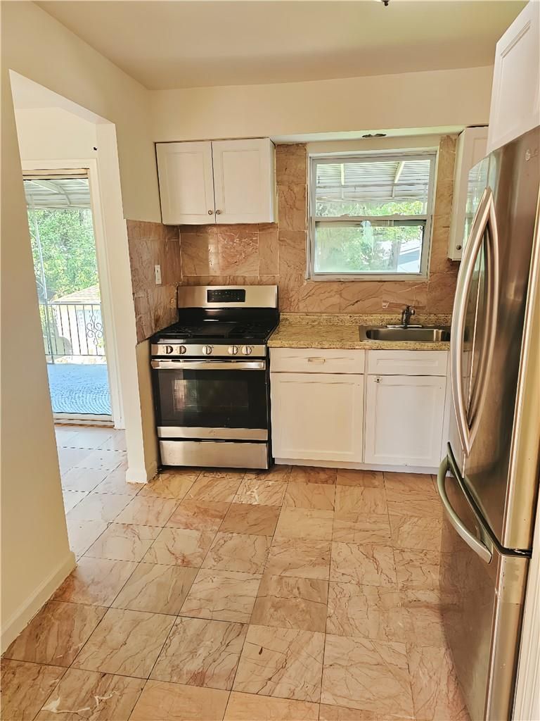 Interior, Kitchen, Marble, Stainless Steel Appliances