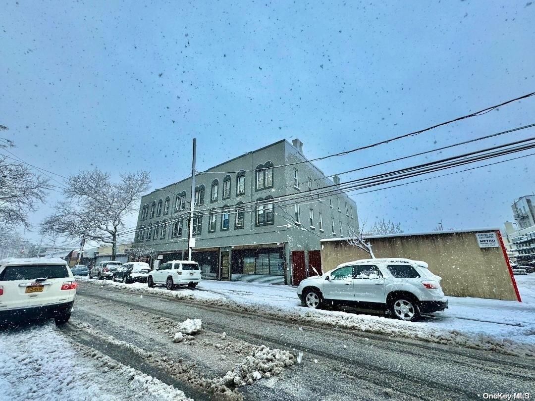 Exterior, Facade, Condo Building