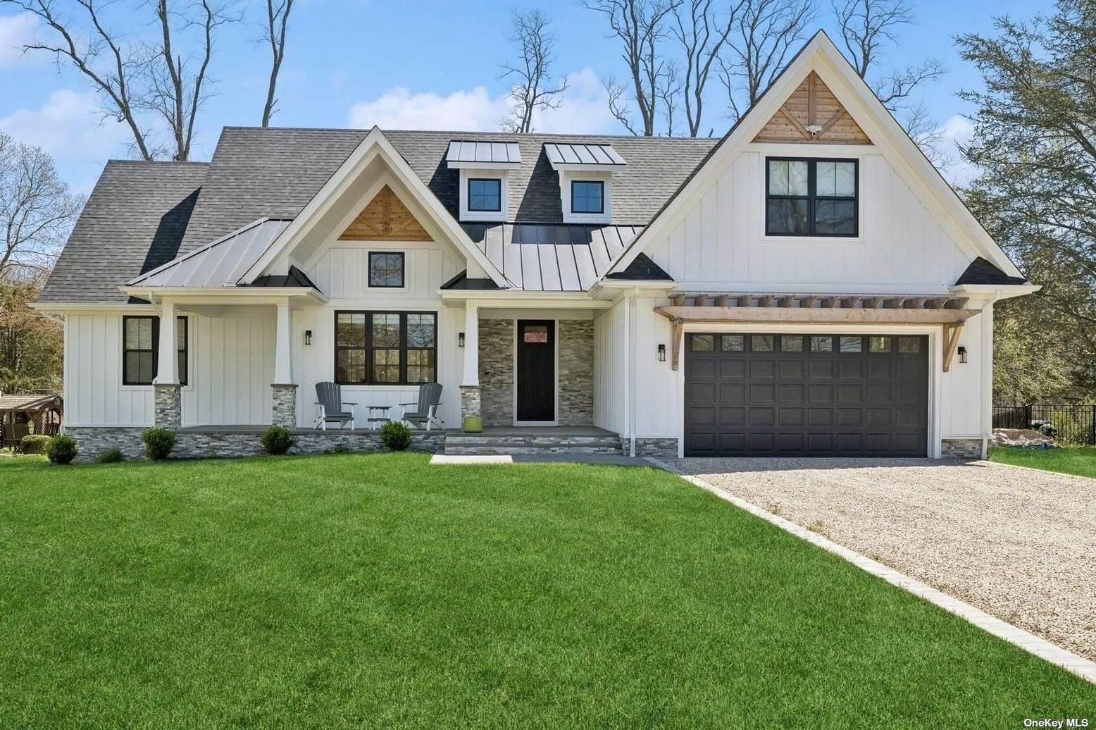 Attached, Exterior, Facade, Farmhouse