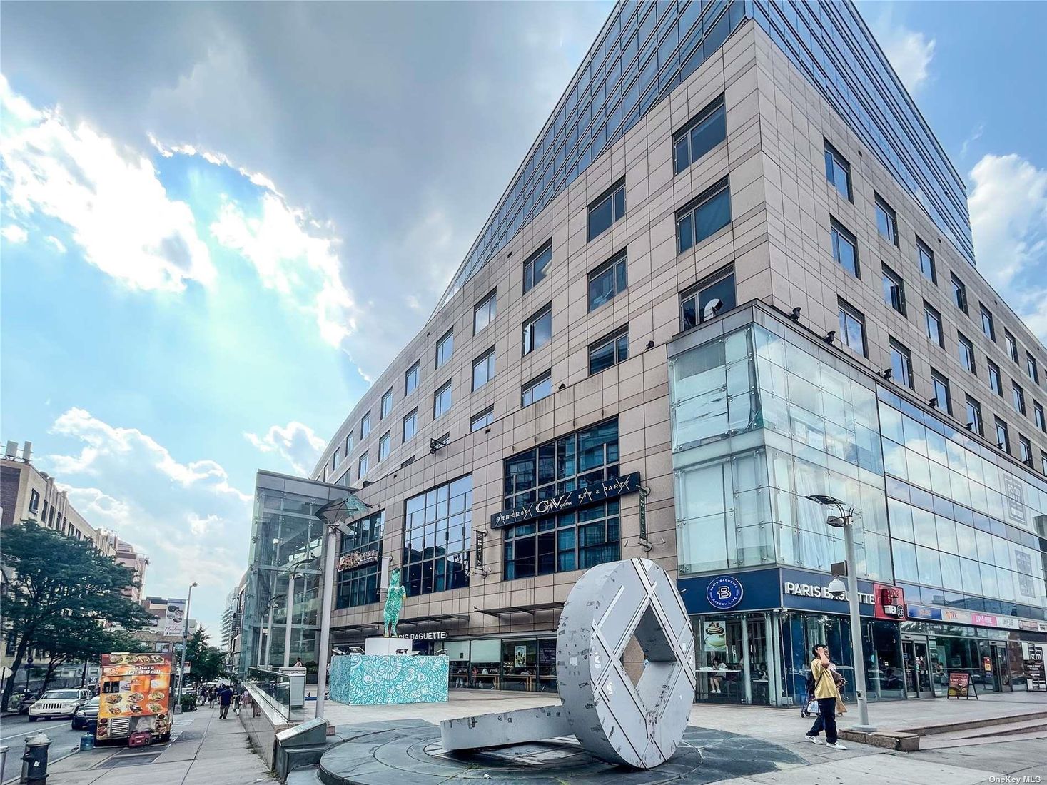 Exterior, Facade, Highrise