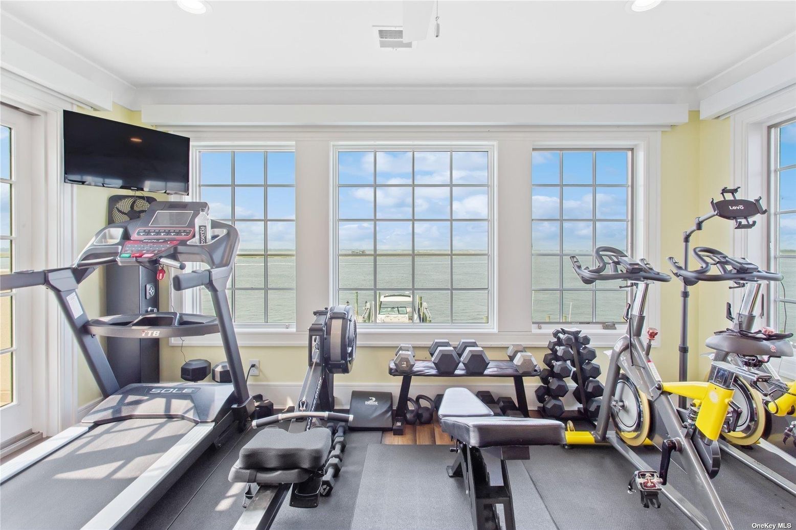 Fitness Equipment, Interior, Recessed Lighting, Water