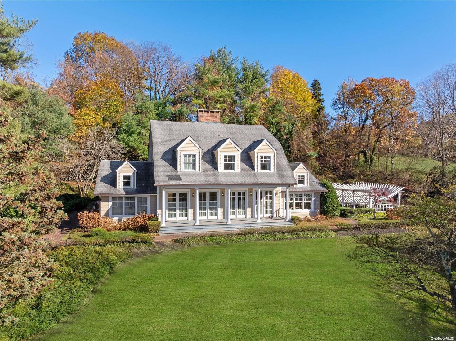 Exterior, Facade, Cape Cod