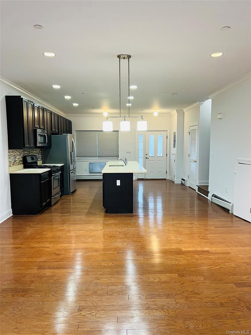 Interior, Kitchen, Pendant Lights, Recessed Lighting, Wood Texture Flooring