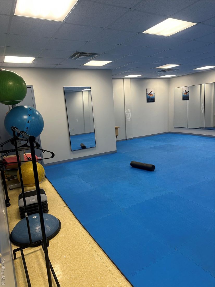 Fitness Equipment, Interior, Recessed Lighting