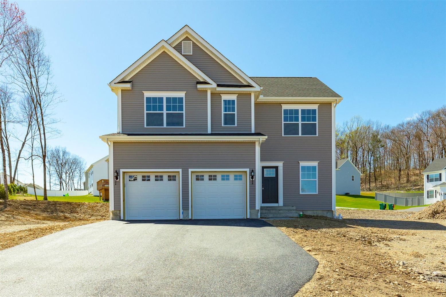 Attached, Exterior, Facade, Farmhouse