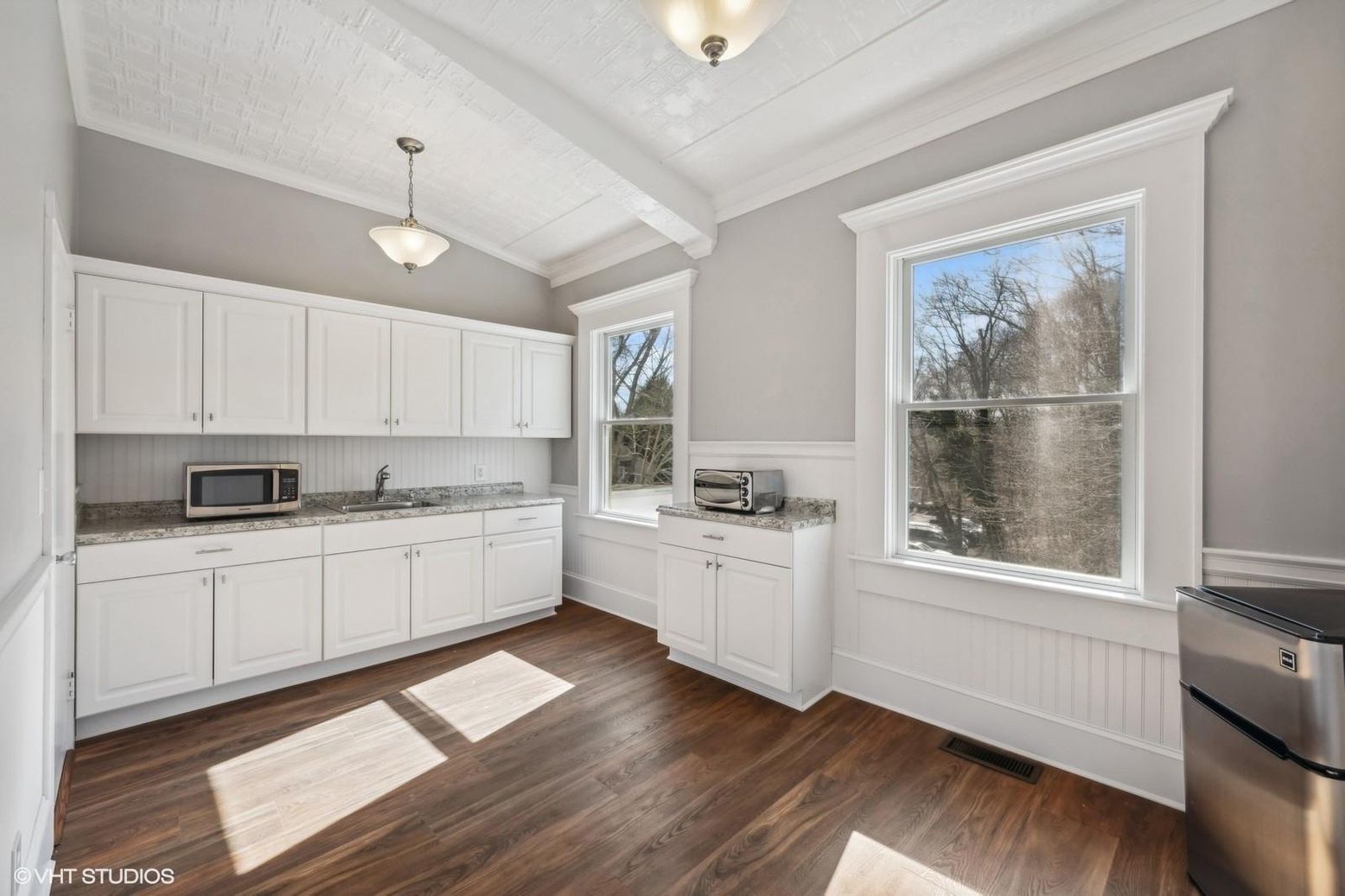 Interior, Kitchen, Pendant Lights, Wood Texture Flooring