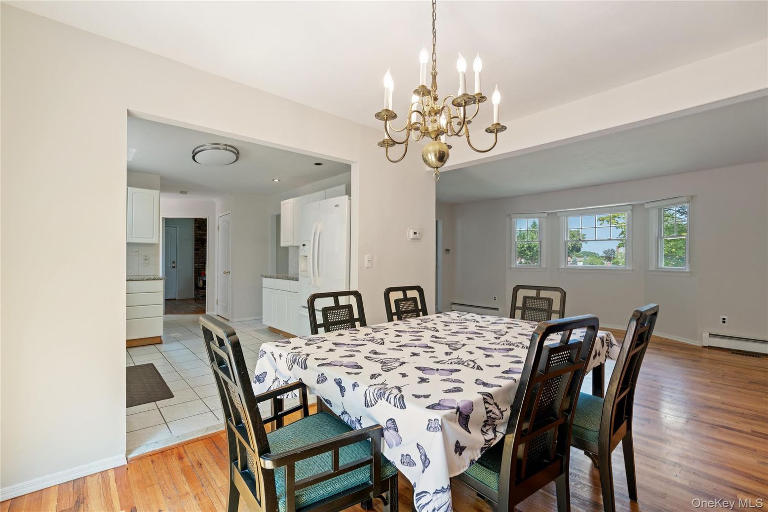 Chandelier, Dining room, Interior, Recessed Lighting, Wood Texture Flooring