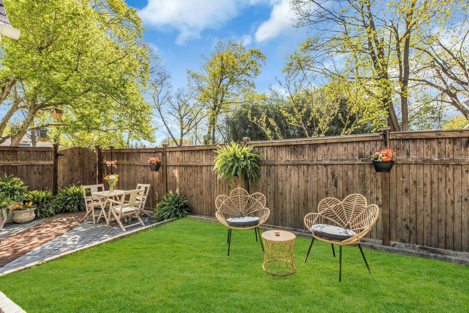 Backyard, Exterior