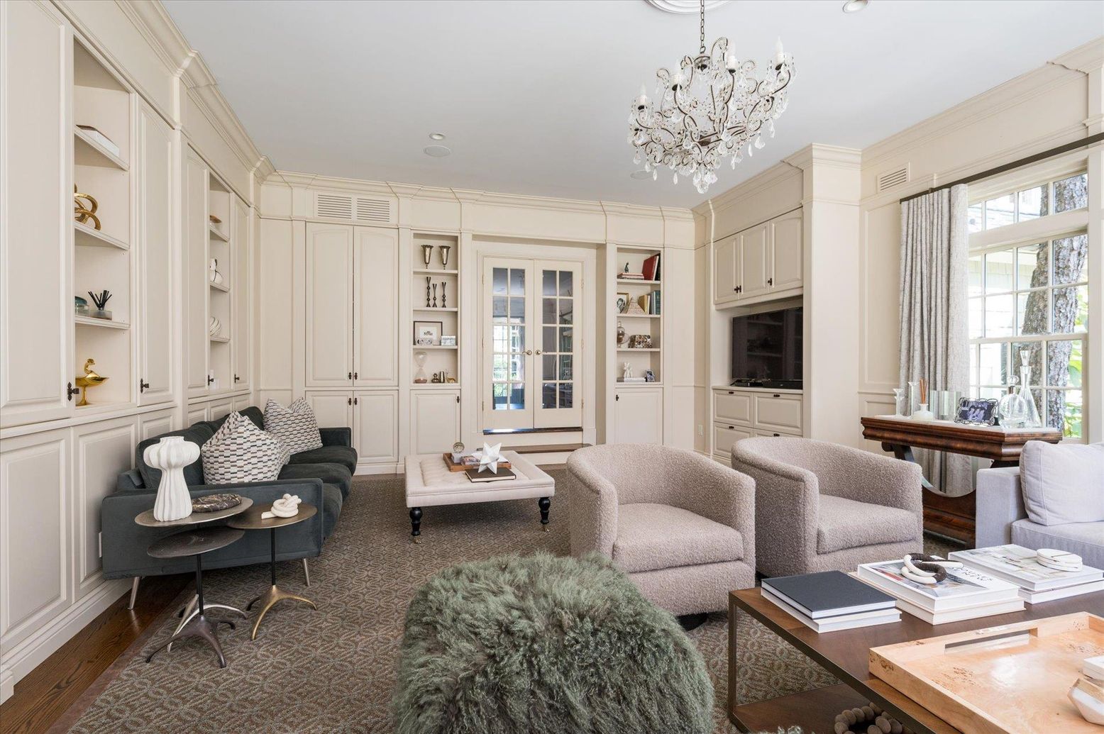 Chandelier, Interior, Living room, Recessed Lighting, Wood Texture Flooring