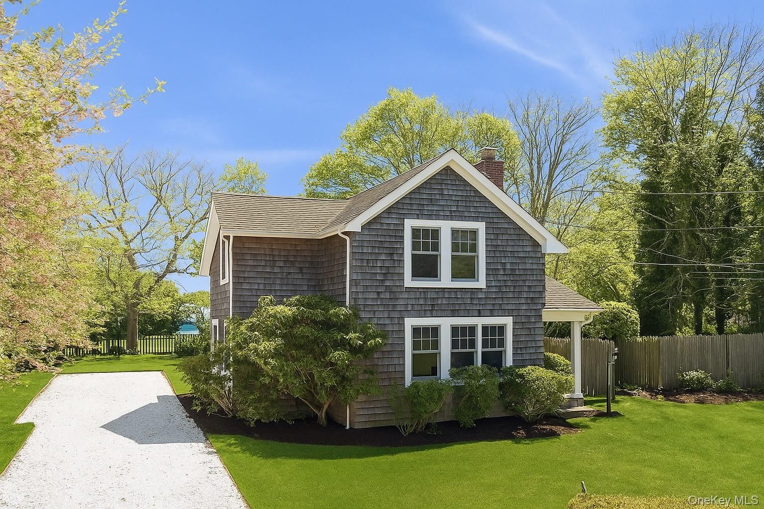 Exterior, Facade, Brick Traditional