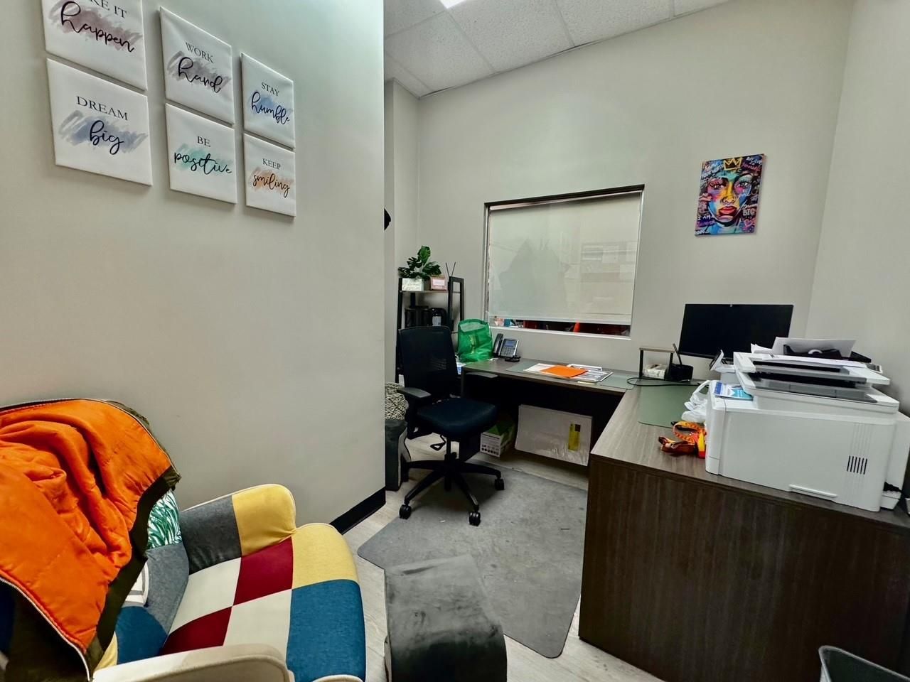 Home Office, Interior