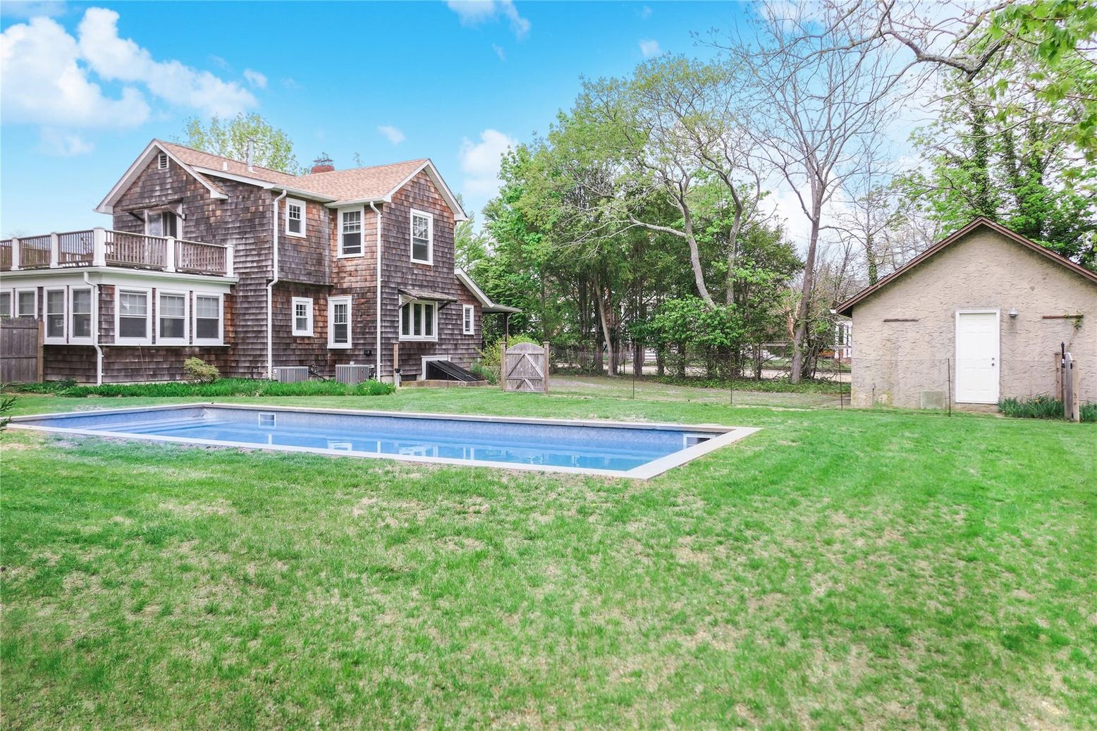 Backyard, Exterior, Pool